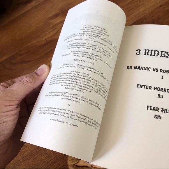 Goosebumps: Horrorland: Dr. Maniac vs. Robby Schwartz by: R.L. Stine, paperback - Picture 2 of 5